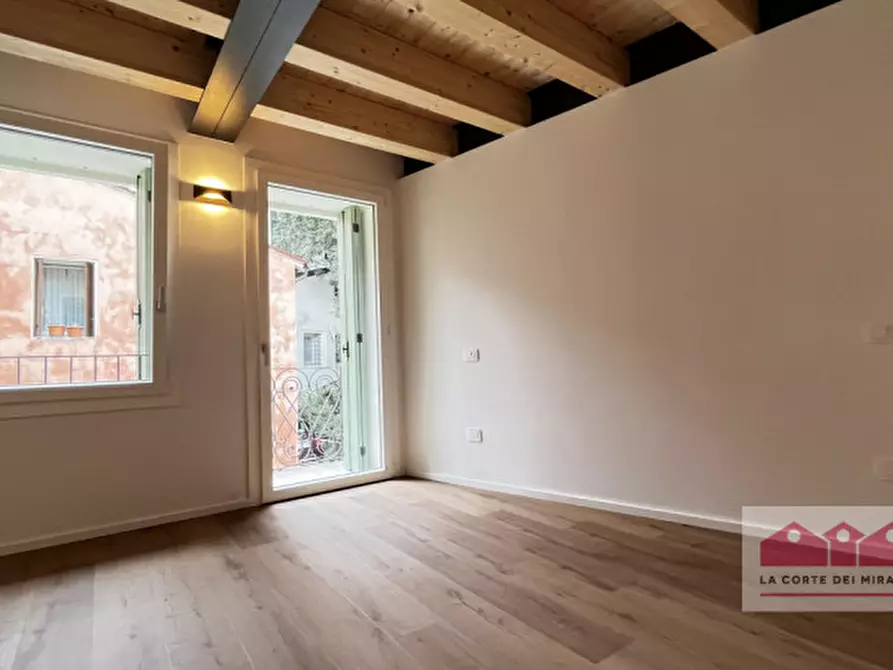 Immagine 15 di Casa indipendente in vendita  in Contra' dei Burci a Vicenza