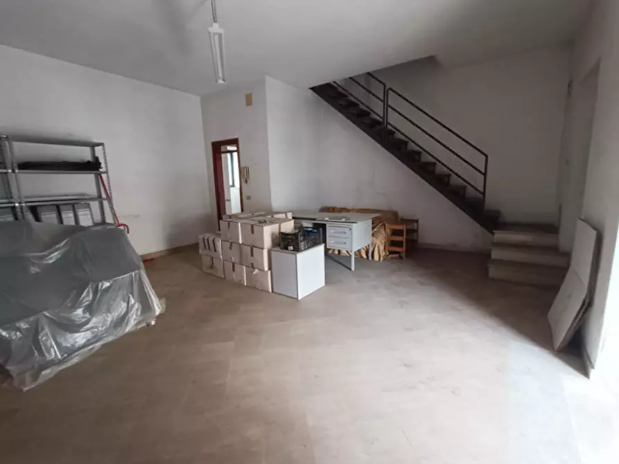 Immagine 4 di Casa indipendente in vendita  in Via Felice Orsini a Andria