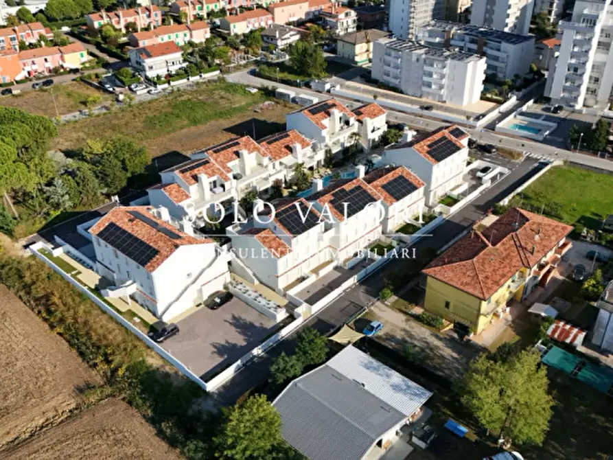 Immagine 30 di Appartamento in vendita  in Piazza Milano a Jesolo
