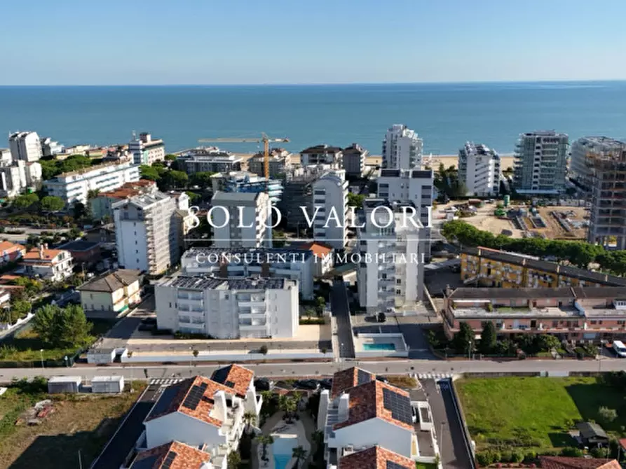 Immagine 31 di Appartamento in vendita  in Piazza Milano a Jesolo