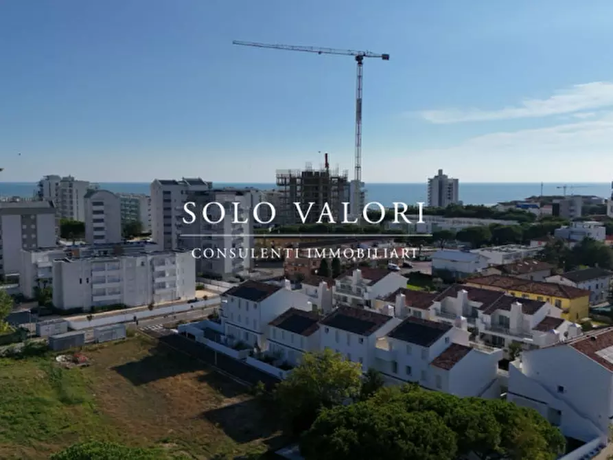 Immagine 32 di Appartamento in vendita  in Piazza Milano a Jesolo