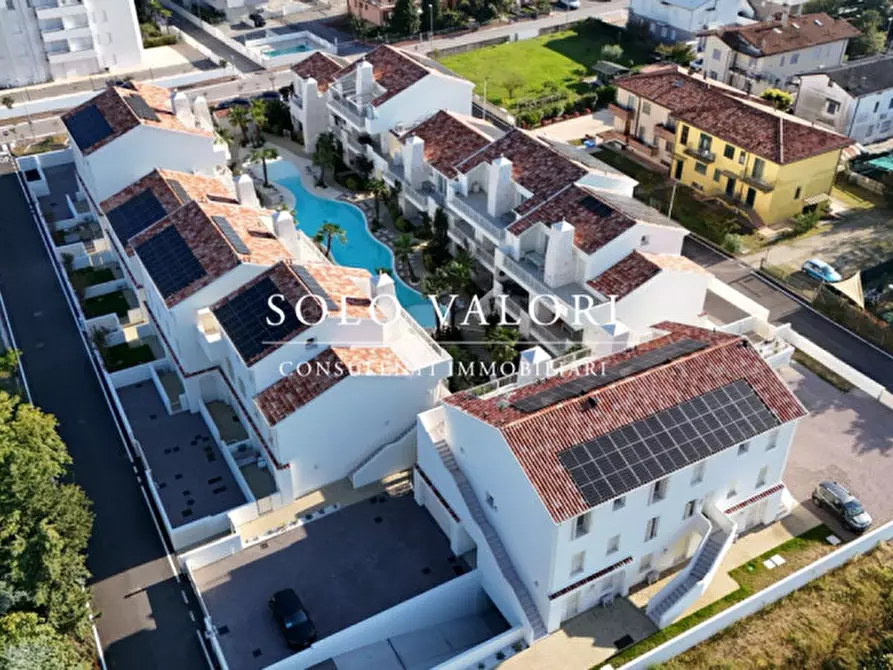 Immagine 33 di Appartamento in vendita  in Piazza Milano a Jesolo