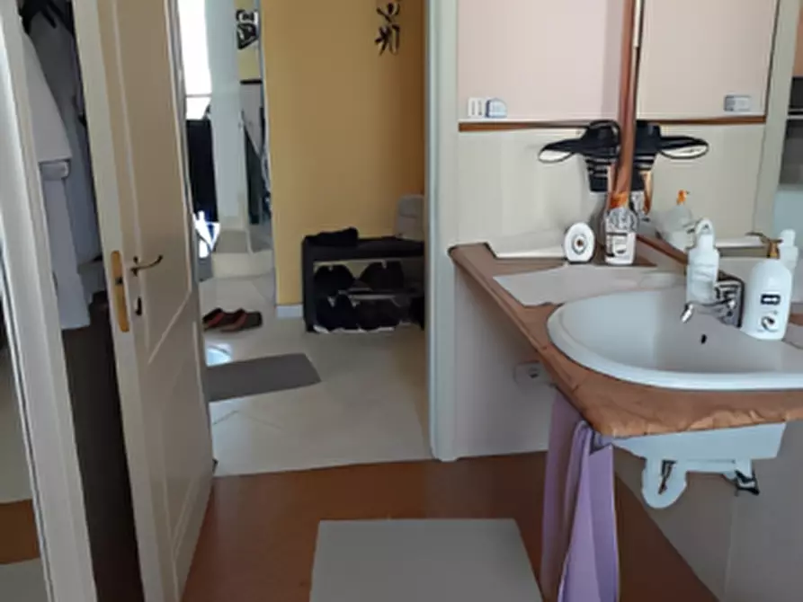 Immagine 10 di Appartamento in vendita  in Via Renato Martorelli, 42 a Torino