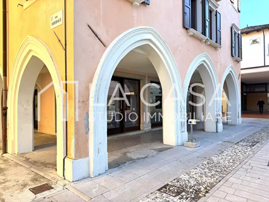 Immagine 1 di Negozio in affitto  in Piazza Garibaldi, 39 a Spilimbergo