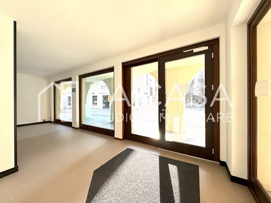 Immagine 3 di Negozio in affitto  in Piazza Garibaldi, 39 a Spilimbergo