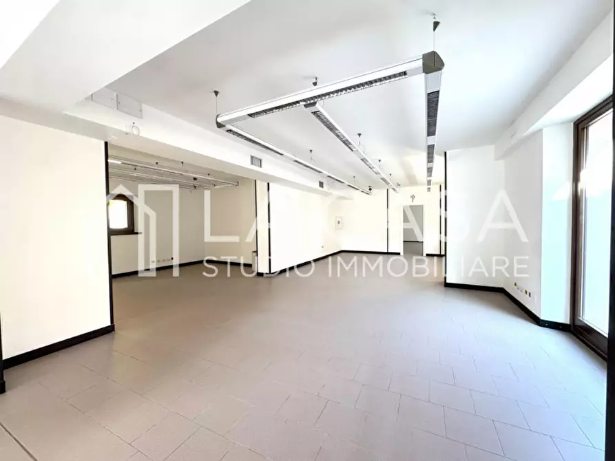 Immagine 5 di Negozio in affitto  in Piazza Garibaldi, 39 a Spilimbergo