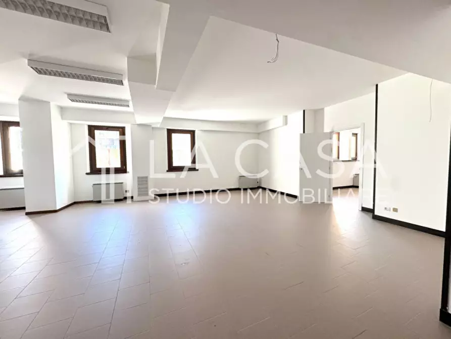 Immagine 6 di Negozio in affitto  in Piazza Garibaldi, 39 a Spilimbergo