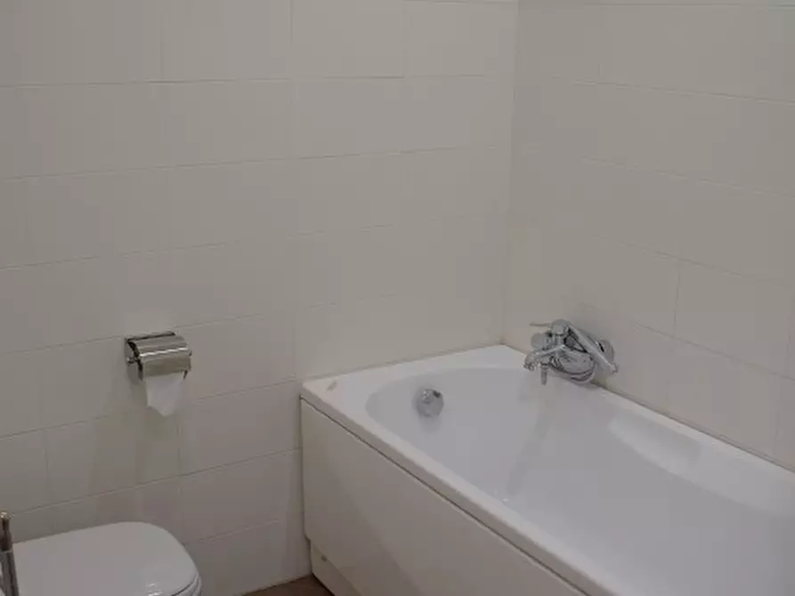 Immagine 14 di Appartamento in vendita  in Via Nicola Fabrizi a Pescara