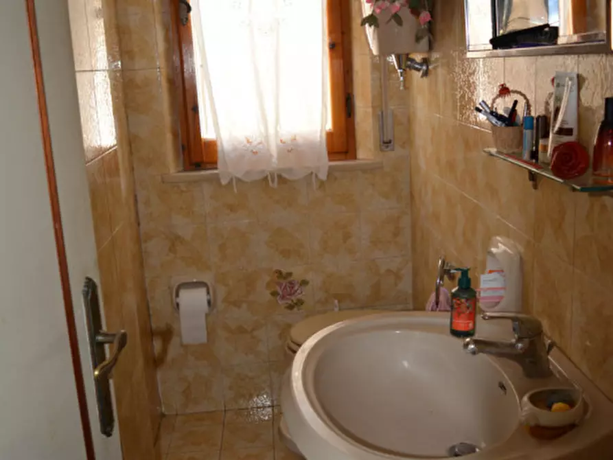 Immagine 19 di Casa indipendente in vendita  in Via Roma 160 a Castiglione Del Lago