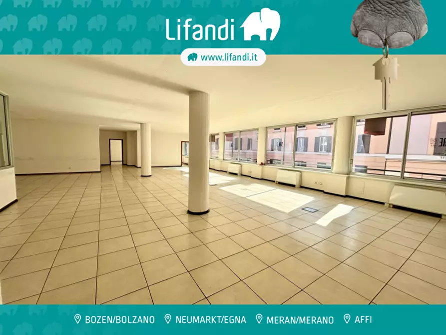 Immagine 1 di Ufficio in affitto  in Via Francesco Crispi - Francesco-Crispi-Straße a Bolzano