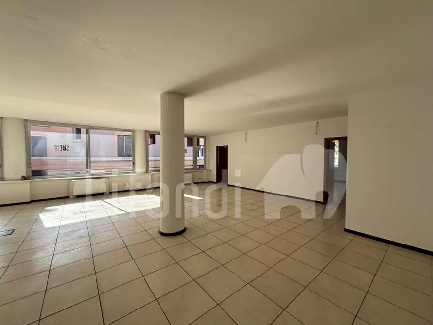 Immagine 5 di Ufficio in affitto  in Via Francesco Crispi - Francesco-Crispi-Straße a Bolzano