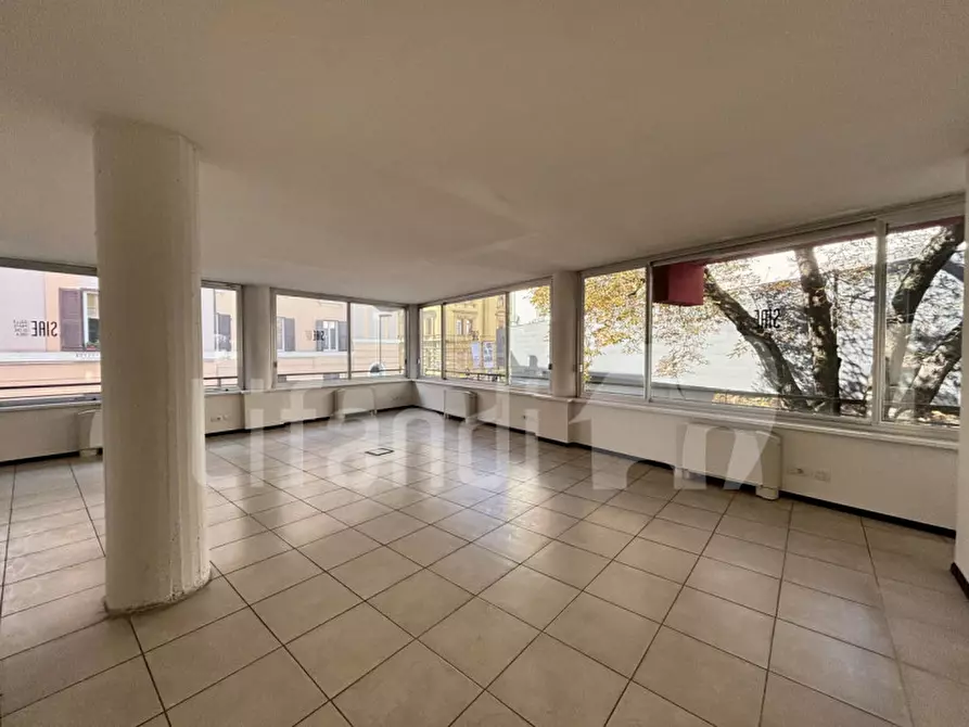 Immagine 10 di Ufficio in affitto  in Via Francesco Crispi - Francesco-Crispi-Straße a Bolzano