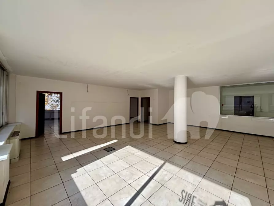 Immagine 11 di Ufficio in affitto  in Via Francesco Crispi - Francesco-Crispi-Straße a Bolzano