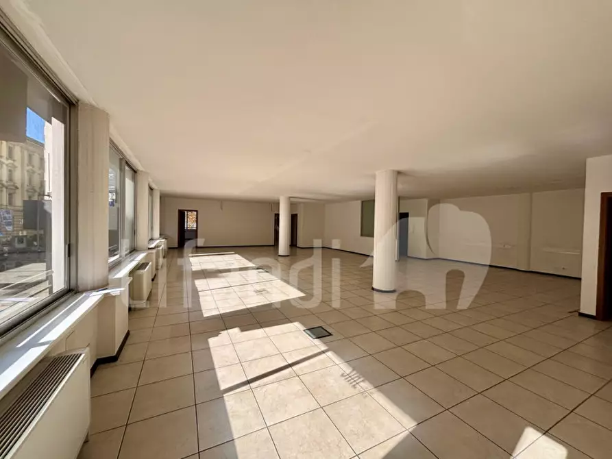 Immagine 13 di Ufficio in affitto  in Via Francesco Crispi - Francesco-Crispi-Straße a Bolzano