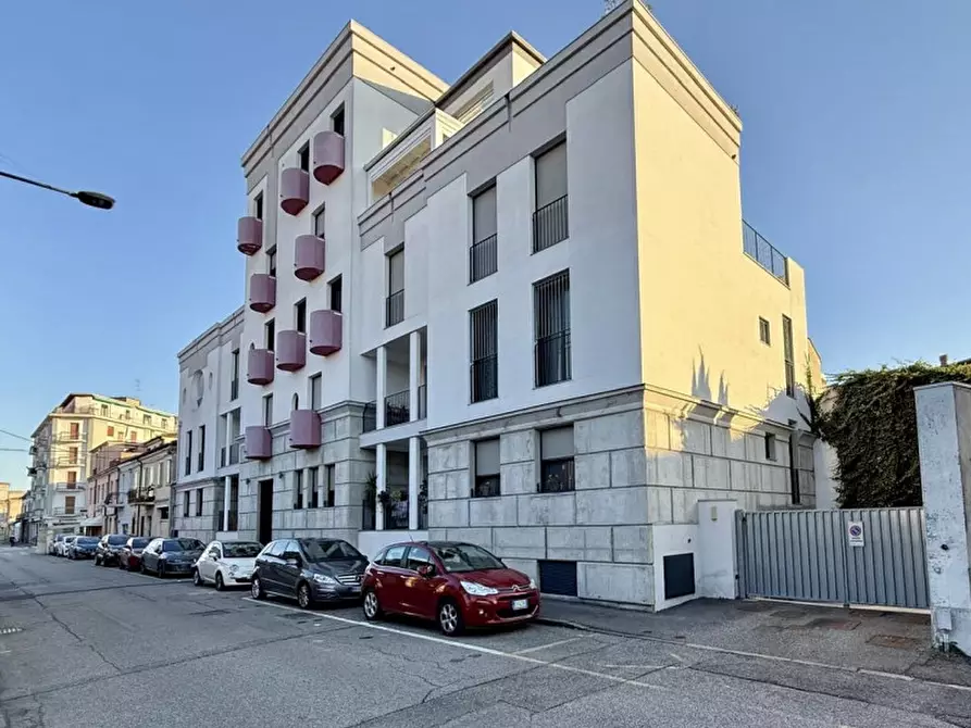 Immagine 23 di Attico in vendita  in via frattini 41 a Legnago