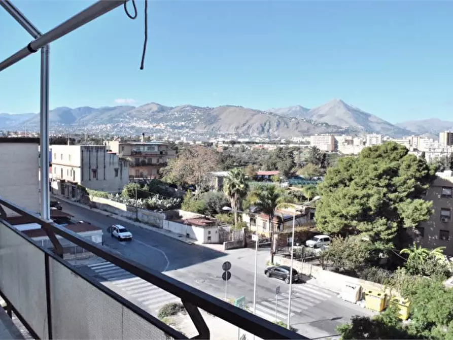 Immagine 6 di Appartamento in vendita  in VIA VILLAGRAZIA a Palermo