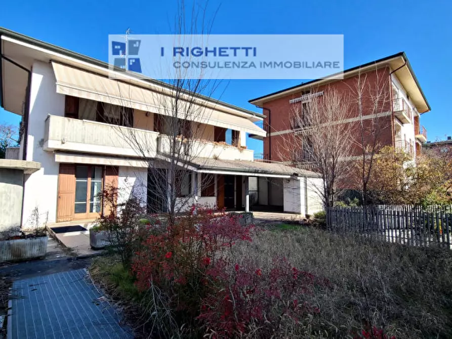 Immagine 1 di Villa in vendita  in Via Catania a Verona