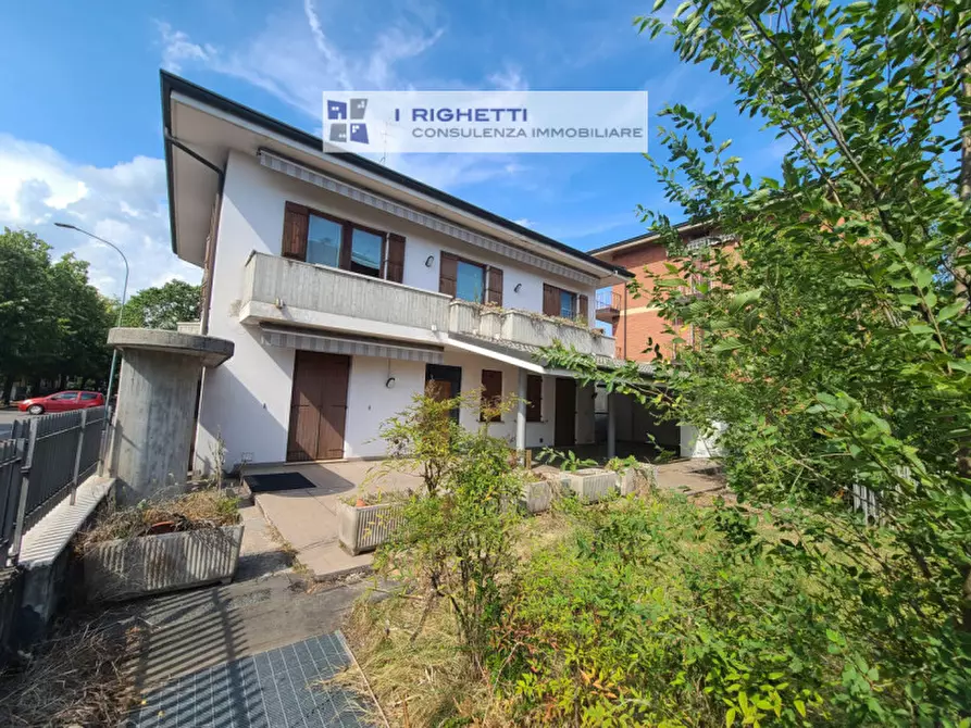 Immagine 2 di Villa in vendita  in Via Catania a Verona