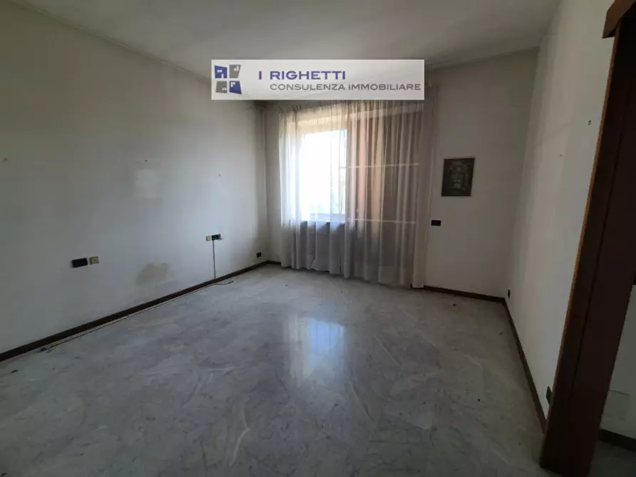 Immagine 3 di Villa in vendita  in Via Catania a Verona