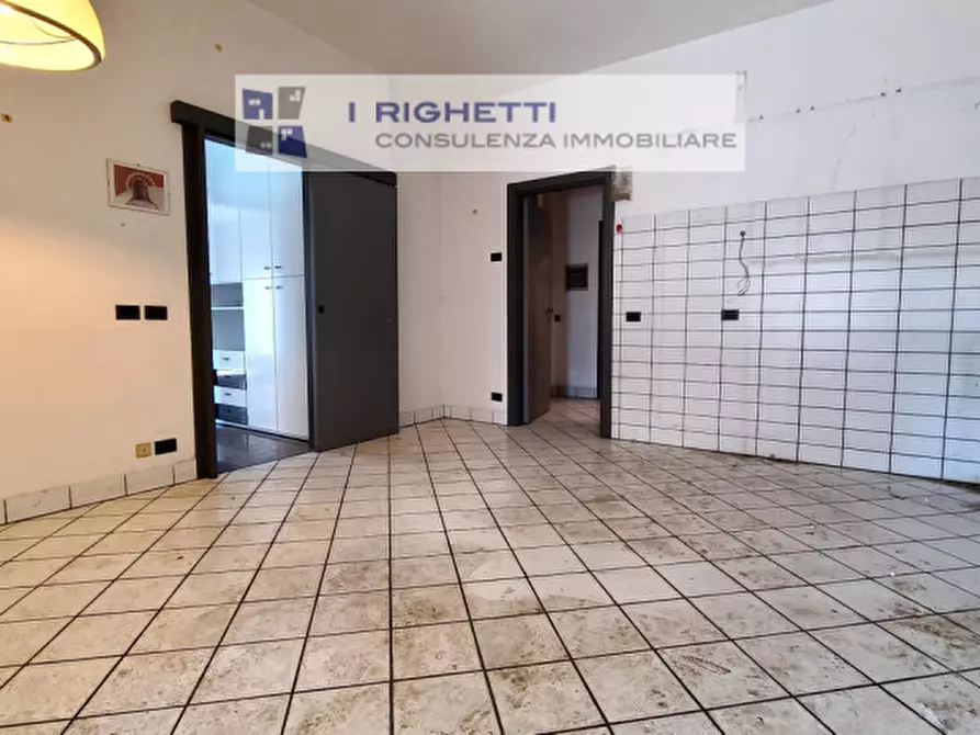 Immagine 30 di Villa in vendita  in Via Catania a Verona