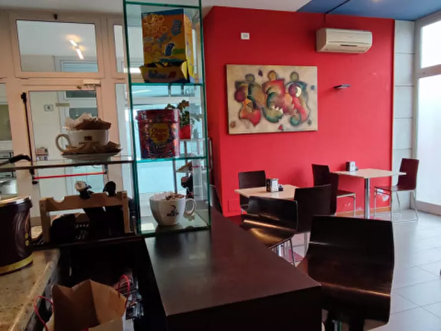 Immagine 8 di Attività commerciale in vendita  in piazza davide franceschetti 8 a Istrana