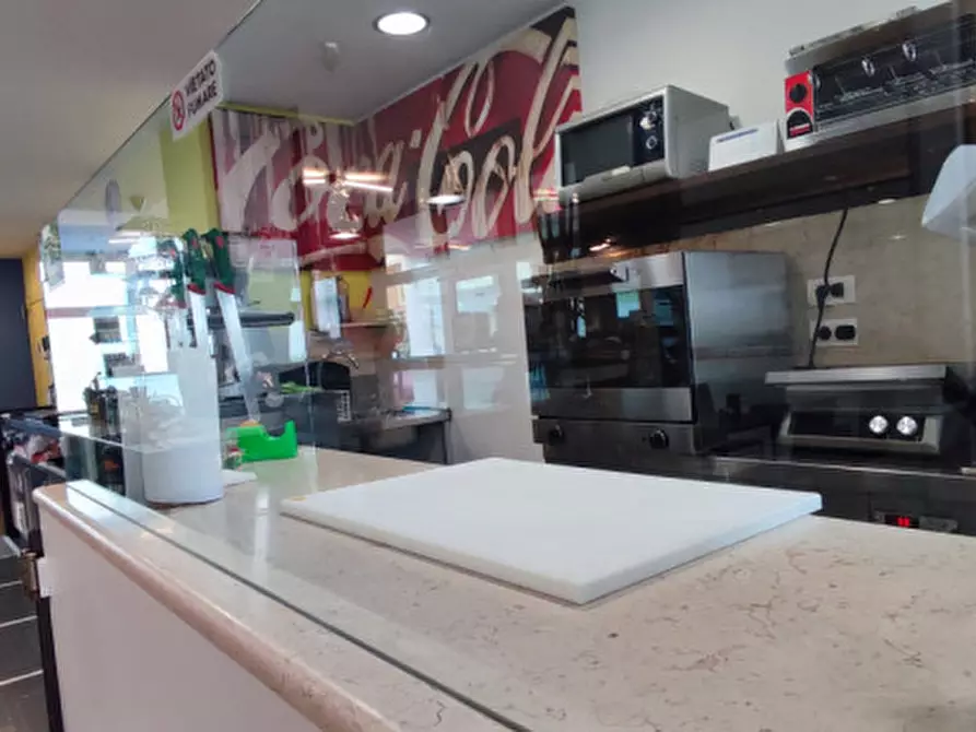 Immagine 13 di Attività commerciale in vendita  in piazza davide franceschetti 8 a Istrana