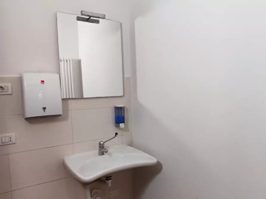 Immagine 18 di Attività commerciale in vendita  in piazza davide franceschetti 8 a Istrana