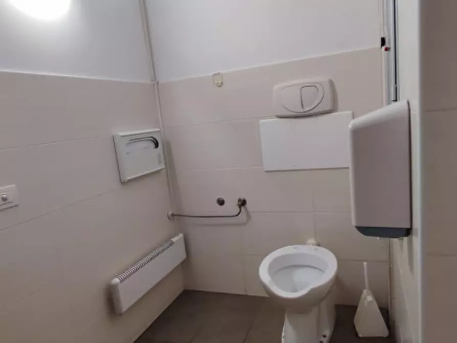 Immagine 19 di Attività commerciale in vendita  in piazza davide franceschetti 8 a Istrana