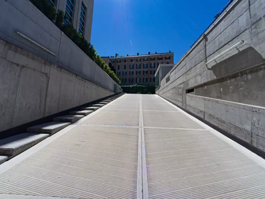 Immagine 12 di Garage in affitto  in Via Ceresio 7 a Milano