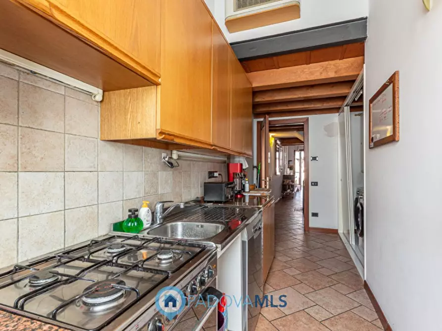 Immagine 7 di Appartamento in vendita  in via Roma a Padova