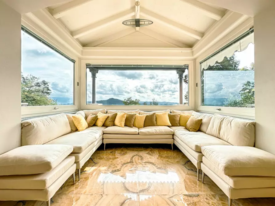 Immagine 4 di Villa in vendita  in via ing. mario saini 15 a Meina