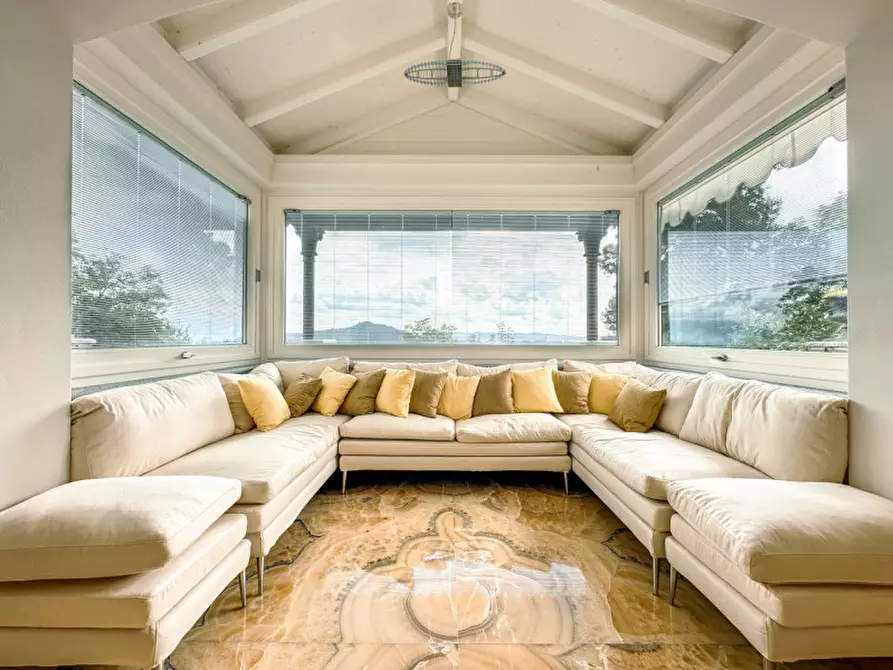 Immagine 11 di Villa in vendita  in via ing. mario saini 15 a Meina