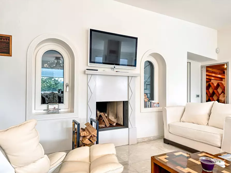 Immagine 14 di Villa in vendita  in via ing. mario saini 15 a Meina