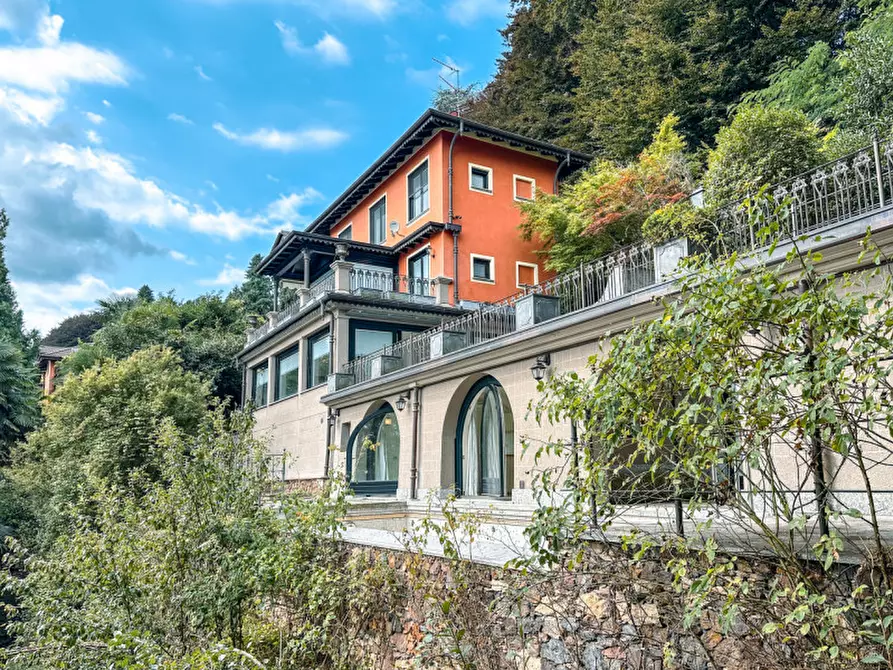 Immagine 15 di Villa in vendita  in via ing. mario saini 15 a Meina