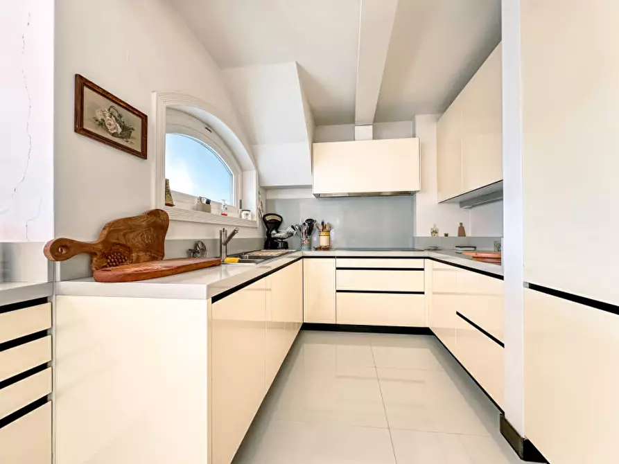 Immagine 17 di Villa in vendita  in via ing. mario saini 15 a Meina