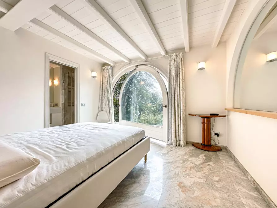 Immagine 22 di Villa in vendita  in via ing. mario saini 15 a Meina