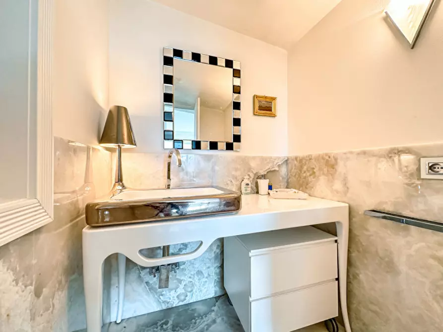 Immagine 29 di Villa in vendita  in via ing. mario saini 15 a Meina