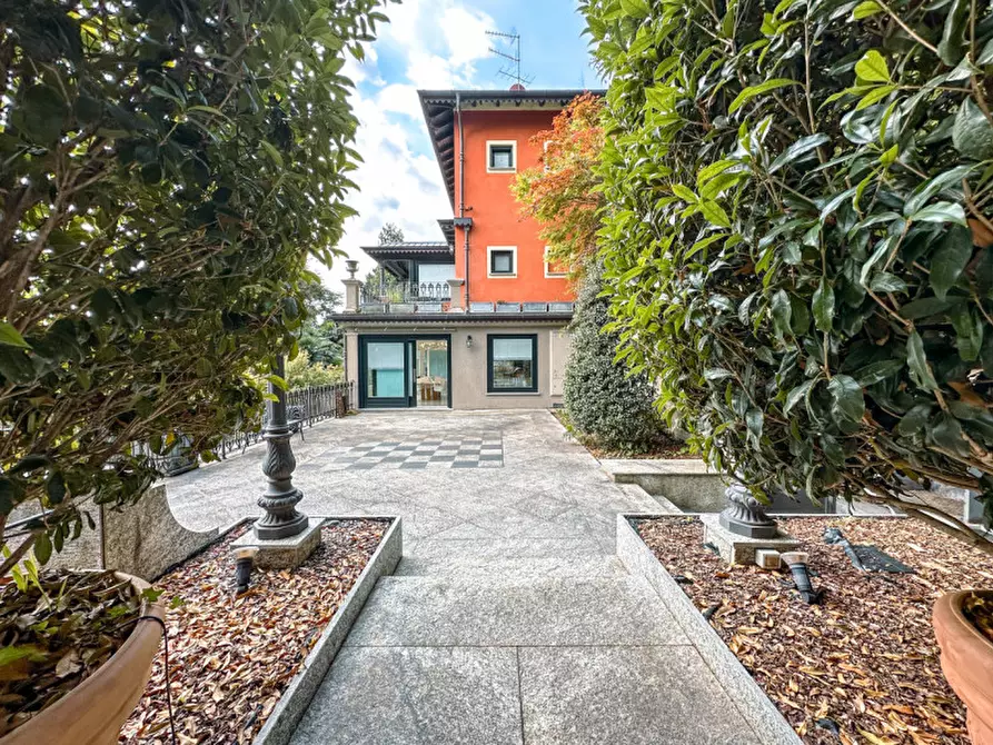 Immagine 38 di Villa in vendita  in via ing. mario saini 15 a Meina