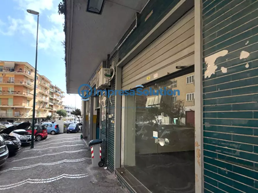 Immagine 6 di Negozio in affitto  in Viale Privato Farnese a Napoli