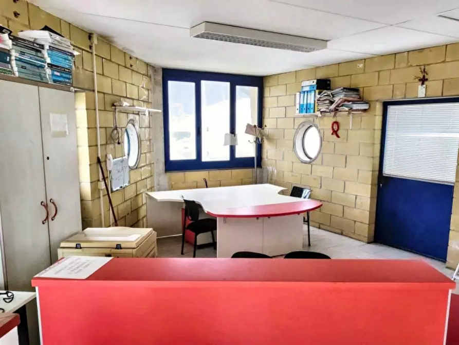 Immagine 2 di Magazzino in vendita  in Viale Europa, 55049 Viareggio LU, Italia a Viareggio