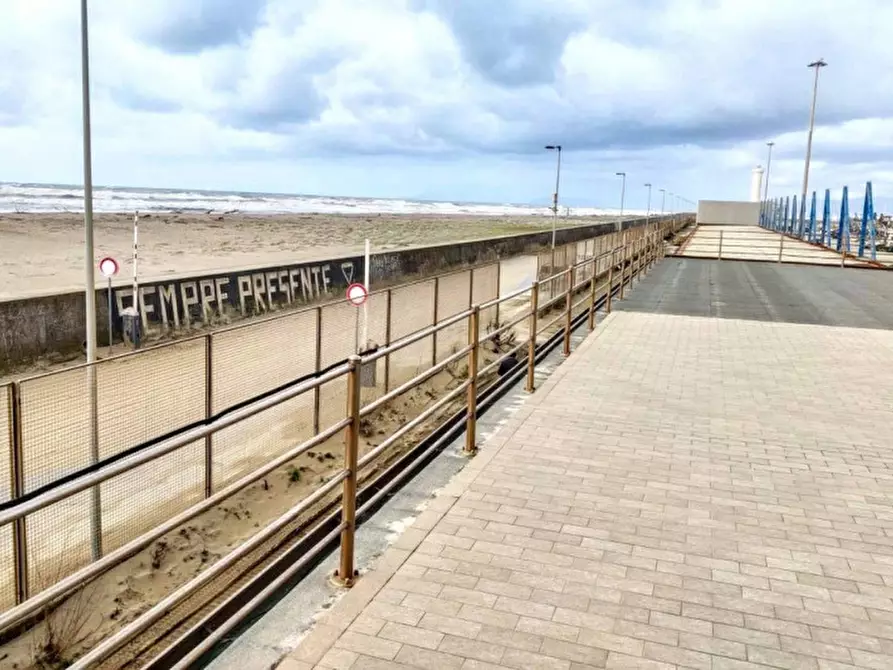 Immagine 15 di Magazzino in vendita  in Viale Europa, 55049 Viareggio LU, Italia a Viareggio