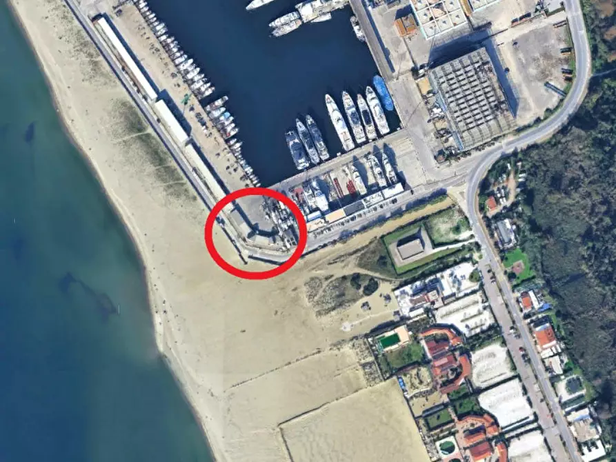 Immagine 21 di Magazzino in vendita  in Viale Europa, 55049 Viareggio LU, Italia a Viareggio