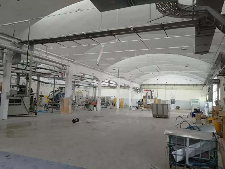 Immagine 2 di Capannone industriale in vendita  in Via XXV Aprile Ovest, Sant'Ilario d'Enza RE, Italia a Reggio Nell'emilia
