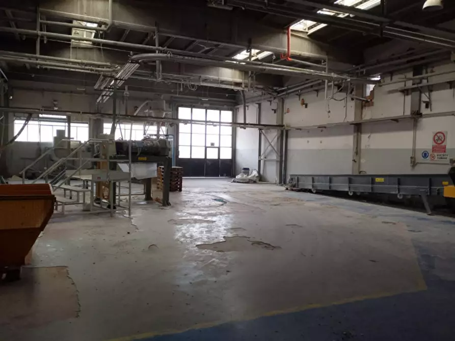 Immagine 3 di Capannone industriale in vendita  in Via XXV Aprile Ovest, Sant'Ilario d'Enza RE, Italia a Reggio Nell'emilia