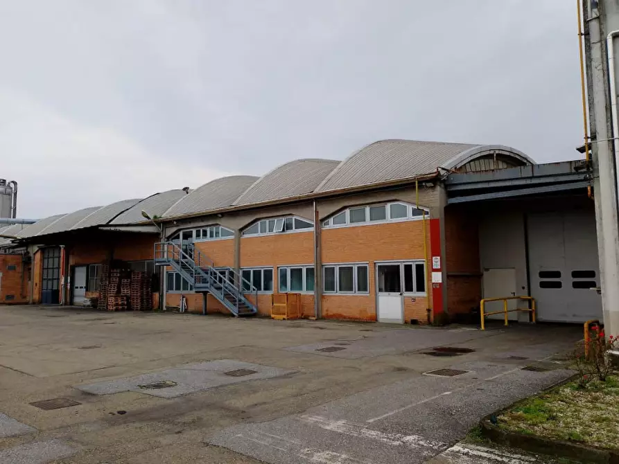 Immagine 9 di Capannone industriale in vendita  in Via XXV Aprile Ovest, Sant'Ilario d'Enza RE, Italia a Reggio Nell'emilia