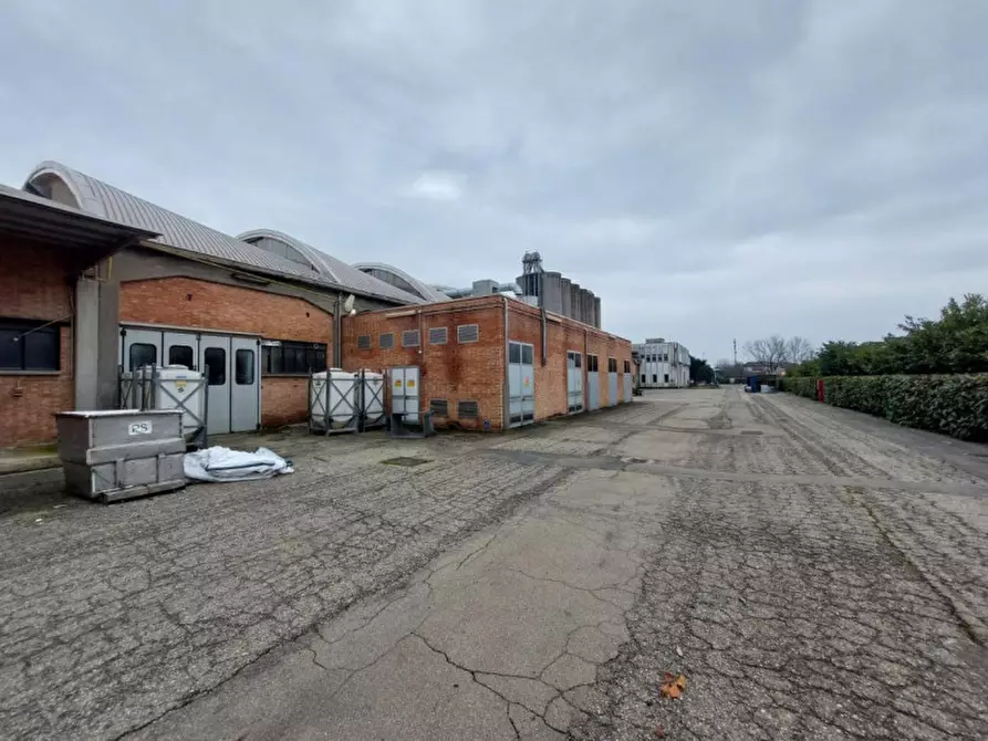 Immagine 25 di Capannone industriale in vendita  in Via XXV Aprile Ovest, Sant'Ilario d'Enza RE, Italia a Reggio Nell'emilia