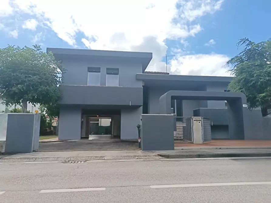 Immagine 2 di Villa in vendita  in VIA TOSCANA 7 a Stra