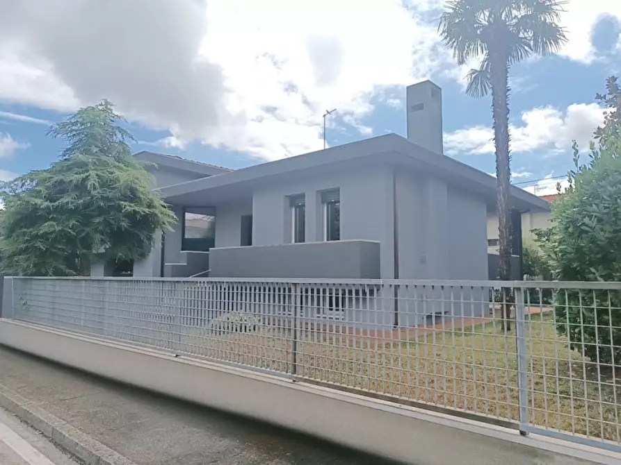 Immagine 10 di Villa in vendita  in VIA TOSCANA 7 a Stra