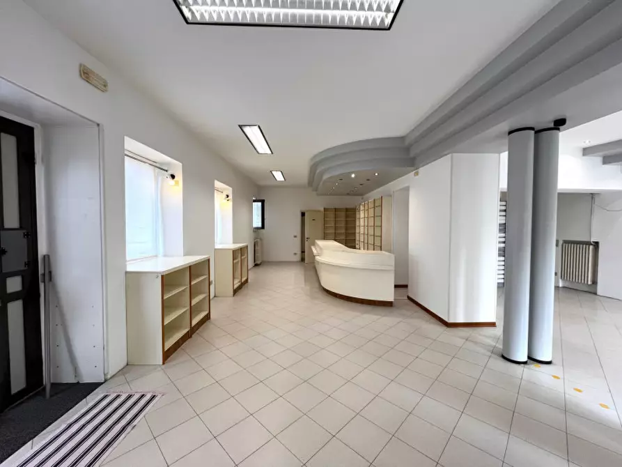 Immagine 5 di Negozio in affitto  in Via Roma a Orgiano