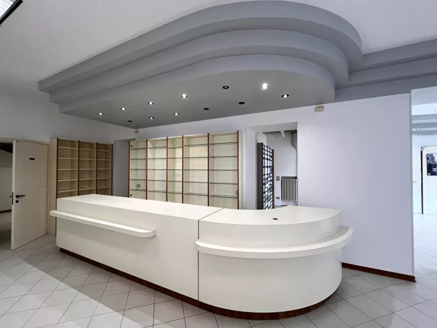 Immagine 7 di Negozio in affitto  in Via Roma a Orgiano